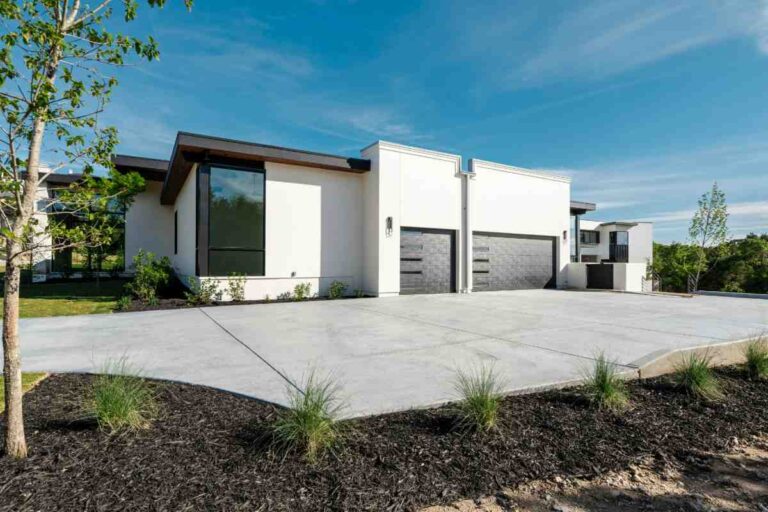 best dog fence for large yards